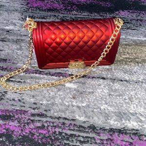 Stylish (Never worn) Purse w Gold chain